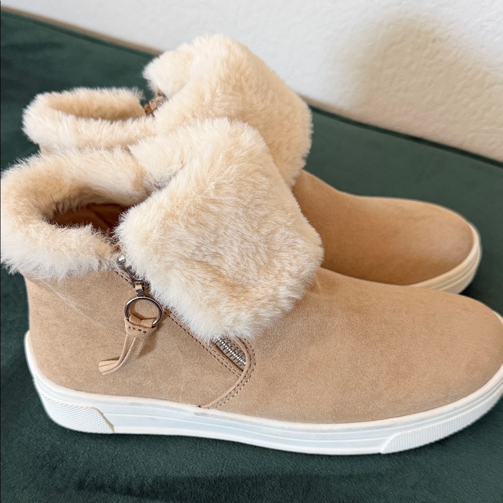 Madden Girl Beige Fur-Lined Boots